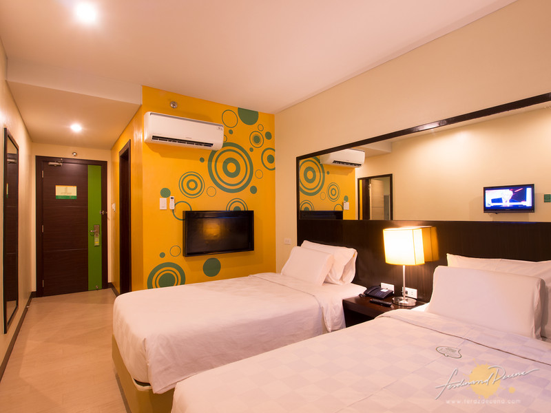 The Twin Bed room in GoHotels Dumaguete