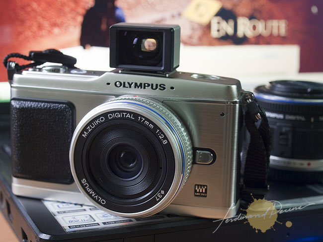 Olympus “Pen” E-P1 Unboxed in the Philippines
