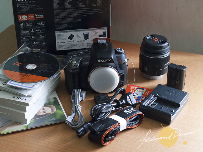 Unboxing the Sony Alpha A550 DSLR