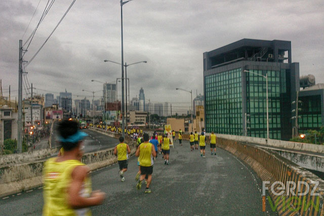 Running at the Kalayaan-Buendia Flyover for Energen Healthy Run 2014