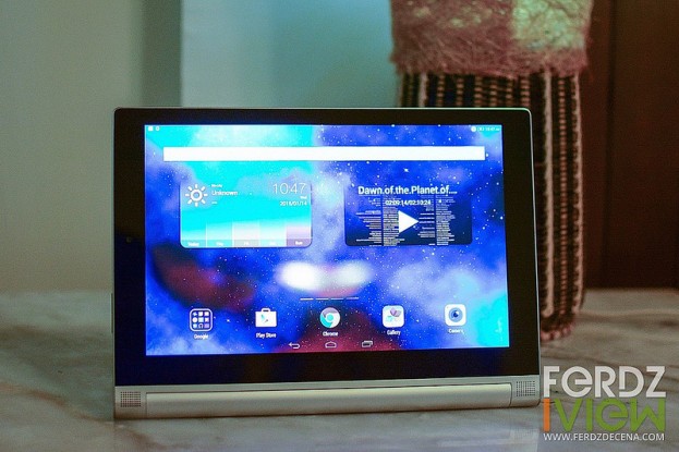 The second generation Lenevo Yoga Tablet
